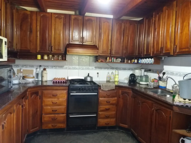 CASA QUINTA EN VENTA UBICADA EN CALLE HIPOLITO YRIGOYEN (OESTE) 820